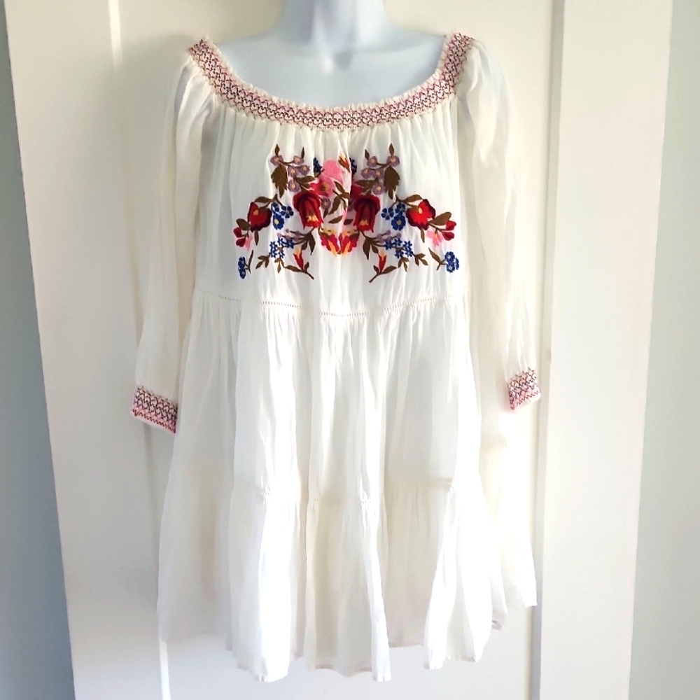 Free People Embroidered Off Shoulder White Floral Mini Dress Size xs
